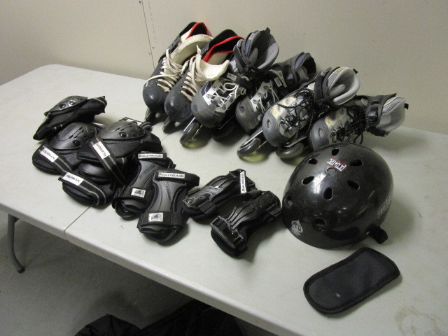 lot 427 image: SALOMON IN-LINE SKATES, SIZE MENS 10.5 AND WOMENS 6, LANGE SIZE 10.5 ICE SKATES, PADS, HELMET, BAG