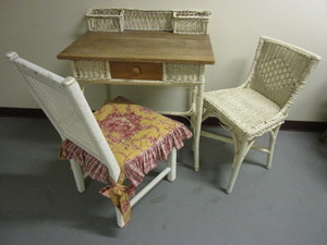 lot 418 image: WICKER DESK, WITH WICKER CHAIRS