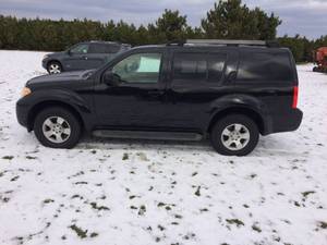 lot 1 image: 2009 Nissan Pathfinder S 4x4