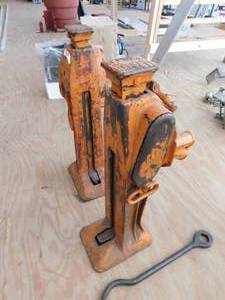 2 - 20 Ton Jacks