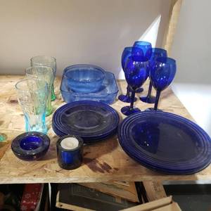 lot 40 image: Blue Glassware