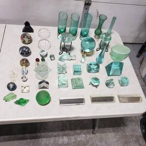 lot 39 image: Green Glassware