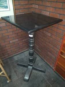lot 23 image: Black Pub Table