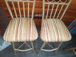 lot 21 image: Metal Bar Stools wStriped Padded Seats