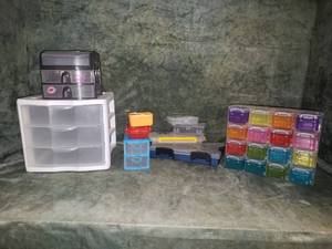 lot 76 image: Lot of Small Storage ContainersOrganizers