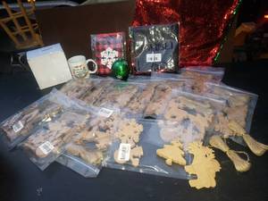 lot 153 image: 12 Pkgs of Rustic Christmas Gift Tags & More