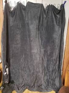 lot 83 image: Cozy Sunbeam Heated Blanket
