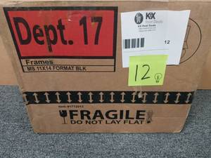 lot 12 image: Mainstays 11 x 14 Format Picture Frame Black