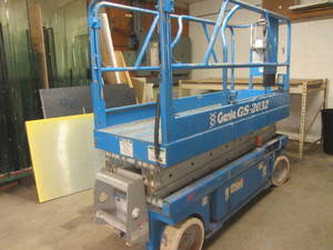 lot 1 image: Genie GS2032 Scissor Lift - electric, two occupant wit...