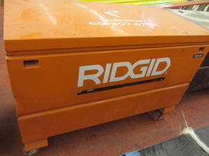 lot 6 image: Job box, Ridgid 2048-OS...