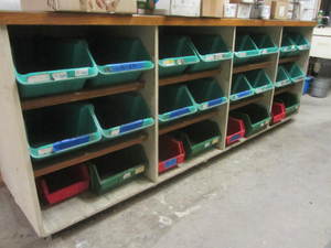 lot 16 image: Hardware counter with bins, 96Lx25...