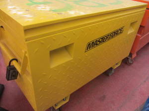 lot 201 image: Job Box...