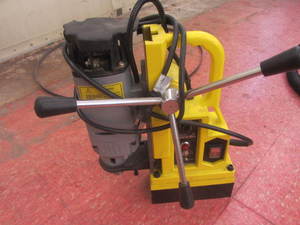 lot 24 image: Magnetic drill by Steel Dragon, SDT...