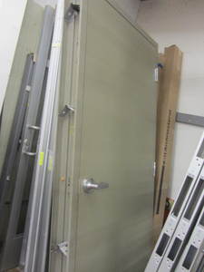 lot 29 image: Commercial door with jamb, steel 36...