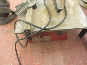 lot 48 image: Wet tile saw, 7 bench top...