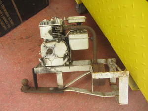 lot 49 image: Briggs & Stratton gas engine with b...