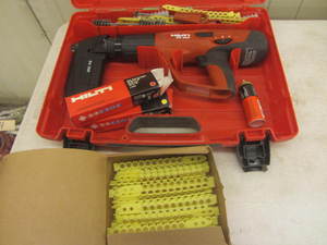 lot 60 image: Hilti hammer drill. DX460 with MX72...