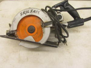 lot 67 image: Skil 7-14 worm drive saw...