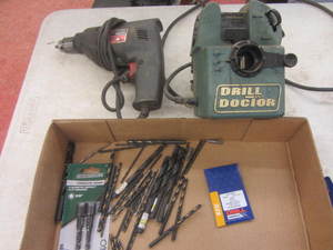 lot 96 image: Drill Doctor sharpener, Skil 38 e...
