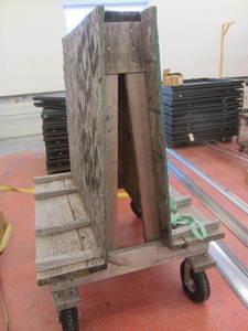 lot 120 image: Material handling cart with pneumat...
