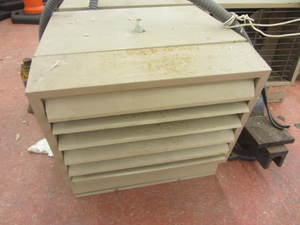 lot 123 image: Berko hanging garage heater, single...