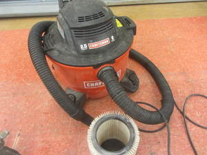 lot 92 image: Craftsman 6 gallon shop vacuum...