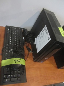 lot 256 image: HP desktop computer with keyboard &...