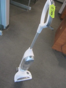 lot 270 image: Shark cordless stick broom...