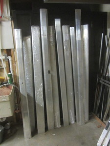 lot 302 image: Thresholds 6ft, qty 12...