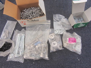 lot 323 image: Flat washers - variety, lag bolts 4...