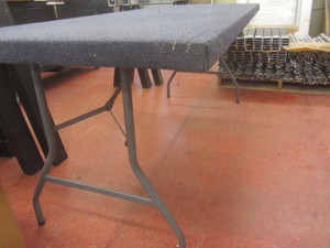 lot 326 image: Plastic folding table 30x72 clam ...
