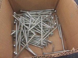 lot 333 image: Screws, 4-12 flathead...