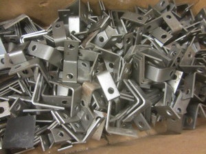 lot 335 image: L clips 1x1x116...