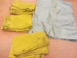 lot 341 image: Canvas approx 5x8 - qty 3, tarp a...