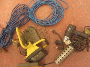 lot 350 image: Power cords, halogen light, tank he...