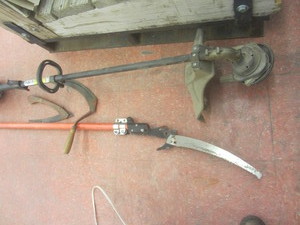 lot 388 image: Weed whip - gas, tree trimmer, Snap...