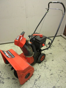 lot 303 image: ARIENS SNOW BLOWER, WITH 20.5 CLEARING WIDTH