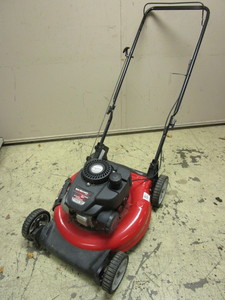 lot 307 image: MTD YARD MACHINES LAWNMOWER, WITH 21 CUTTING WIDTH