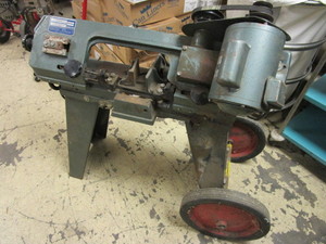 lot 312 image: RONG FU METAL CUTTING BAND SAW