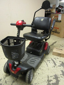 lot 314 image: BUZZ-AROUND EX GOLDEN 4-WHEEL MOBILITY SCOOTER