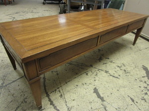 lot 325 image: DREXEL TRIBUNE COFFEE TABLE