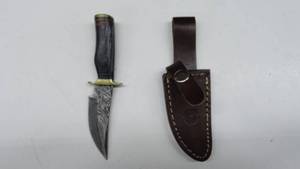 lot 18 image: Damascus Steel Fixed Blade Knife With Leather Sheath