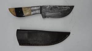 lot 26 image: Damascus Steel Fixed Blade Knife With Leather Sheath