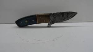 lot 40 image: Damascus Steel Fixed Blade Knife With Leather Sheath