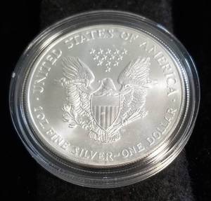 2000 AMERICAN SILVER EAGLE 1 TROY OZ. .999 FINE SILVER IN AIRTITE