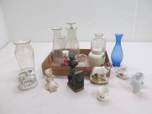 Vases, figurines