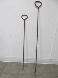 Grain trailer door pulls
