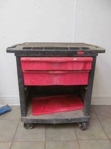 Rolling tool cart - Rubbermaid