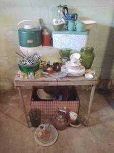 lot 138 image: Collection of Vintage Kitchen Items