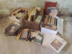 lot 142 image: TONS of Vintage Books